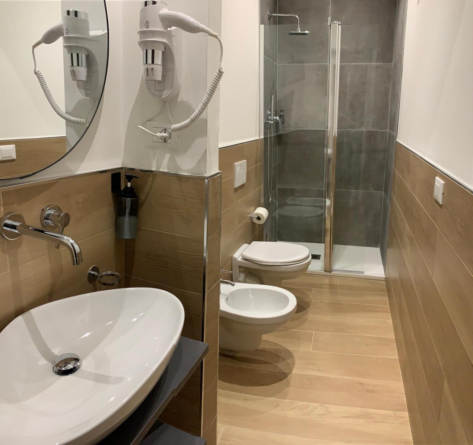 בולוניה Lame 46 Rooms מראה חיצוני תמונה